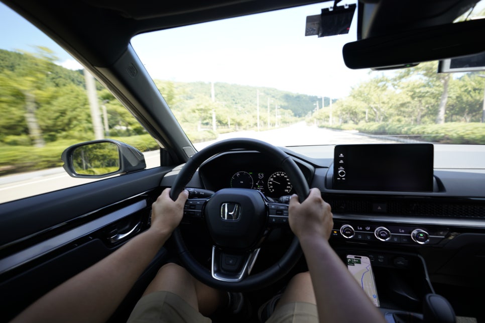 2026 Honda CR-V Hybrid Review: Quiet Power, 38 MPG Real-World ...