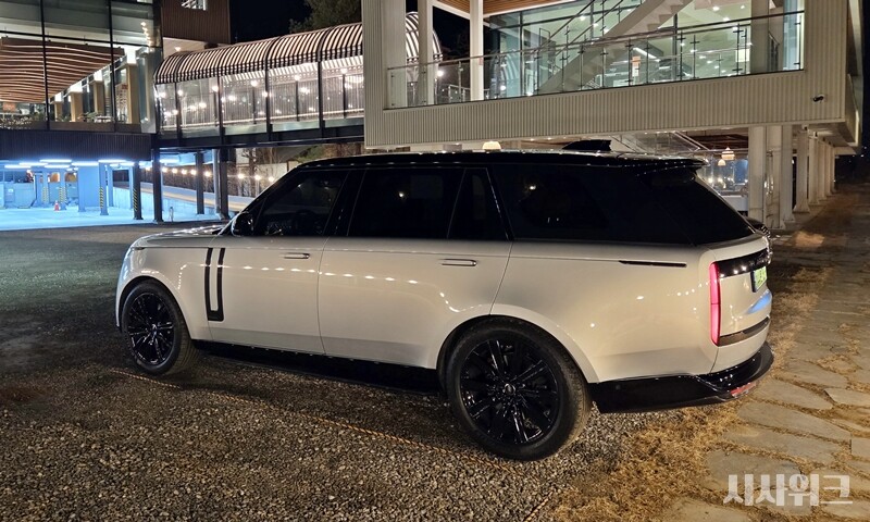 The 200K Mobile Therapist: Why Range Rover’s Active Noise-Canceling Is ...