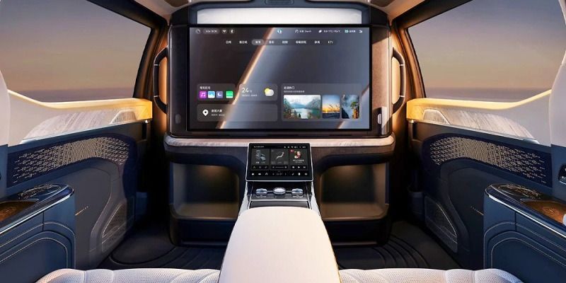 925 HP, 115-kWh Battery, 17-Inch OLED Ceiling Screen, 22-Point Massage Seats: 2026 Zeekr 009