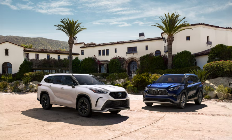 Minivans, Watch Out — Toyota's 7-Seat American Family SUV Is Coming Home